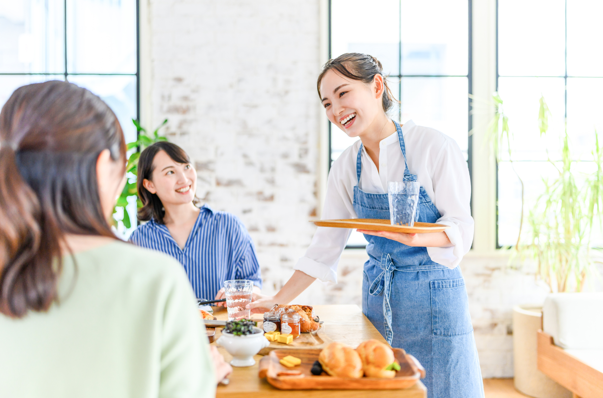 飲食求人は沖縄・那覇の株式会社ハンズオンカンパニー